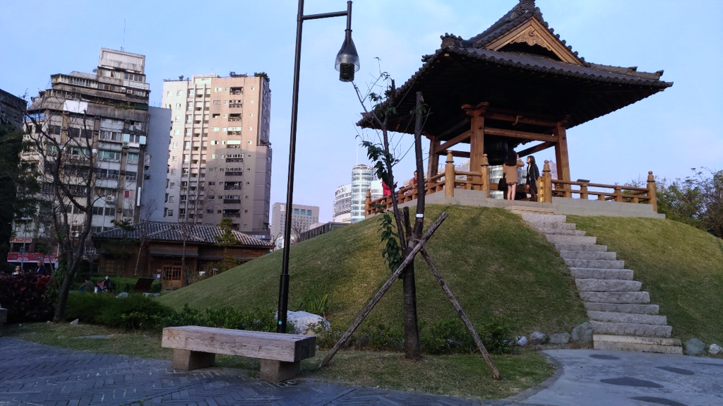 万华406广场-钟楼