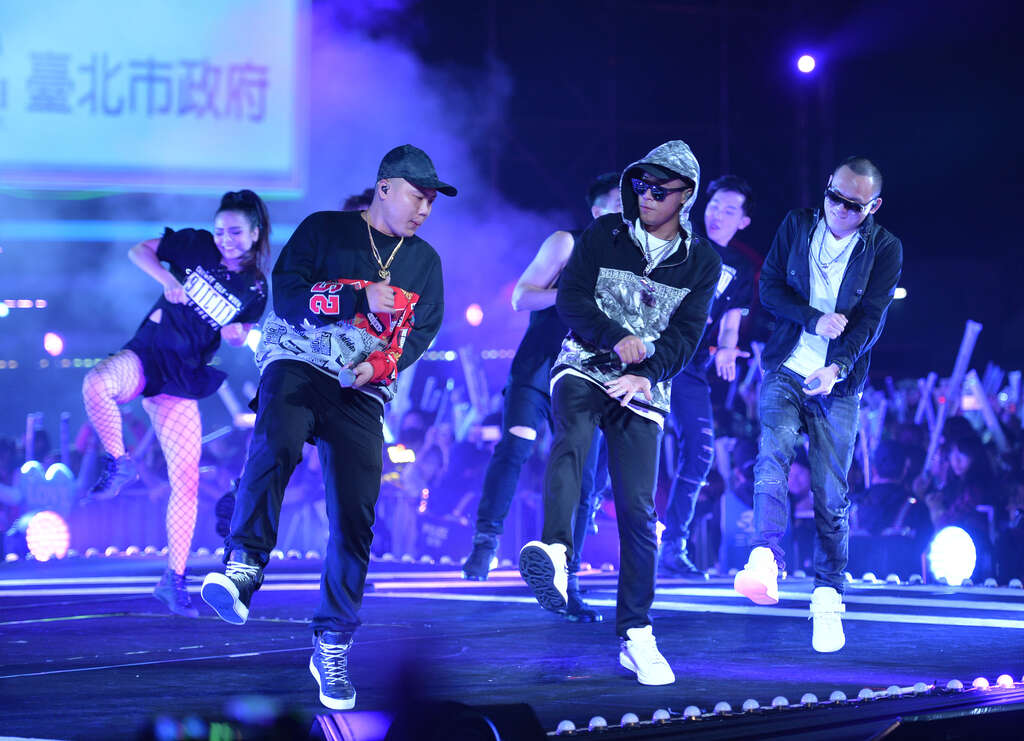 臺北最High新年城-2018跨年晚會-舞台表演