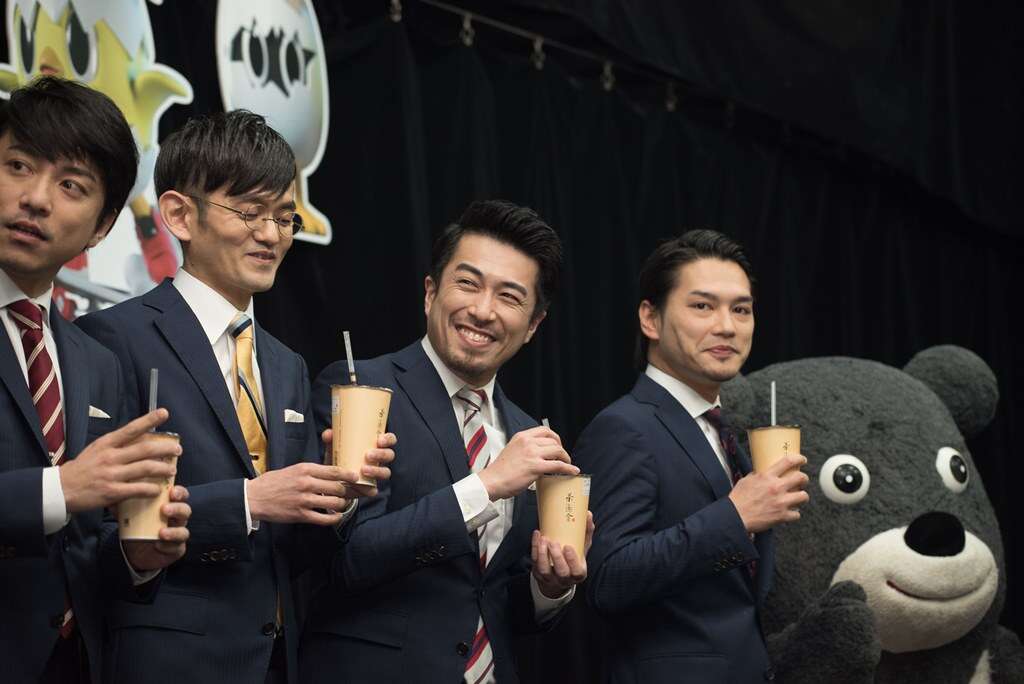 WORLD ORDER大赞喝珍珠奶茶好喝!
