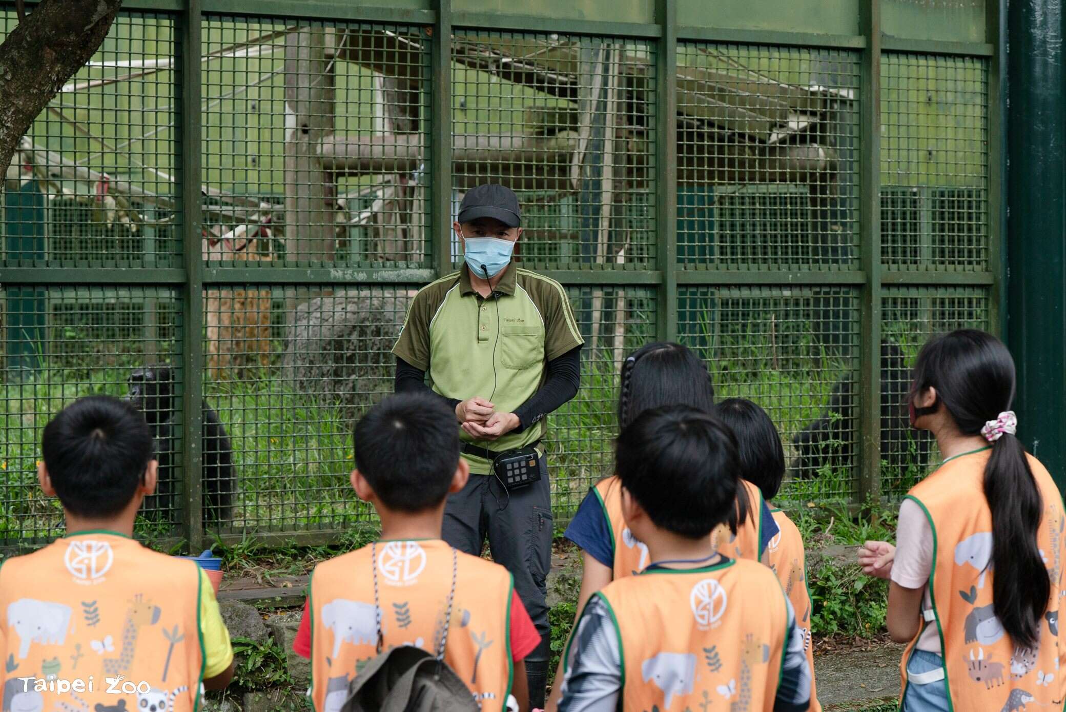 小小動物保育員體驗營讓學生，有機會深入動物保育員的日常(圖片來源：臺北市立動物園)