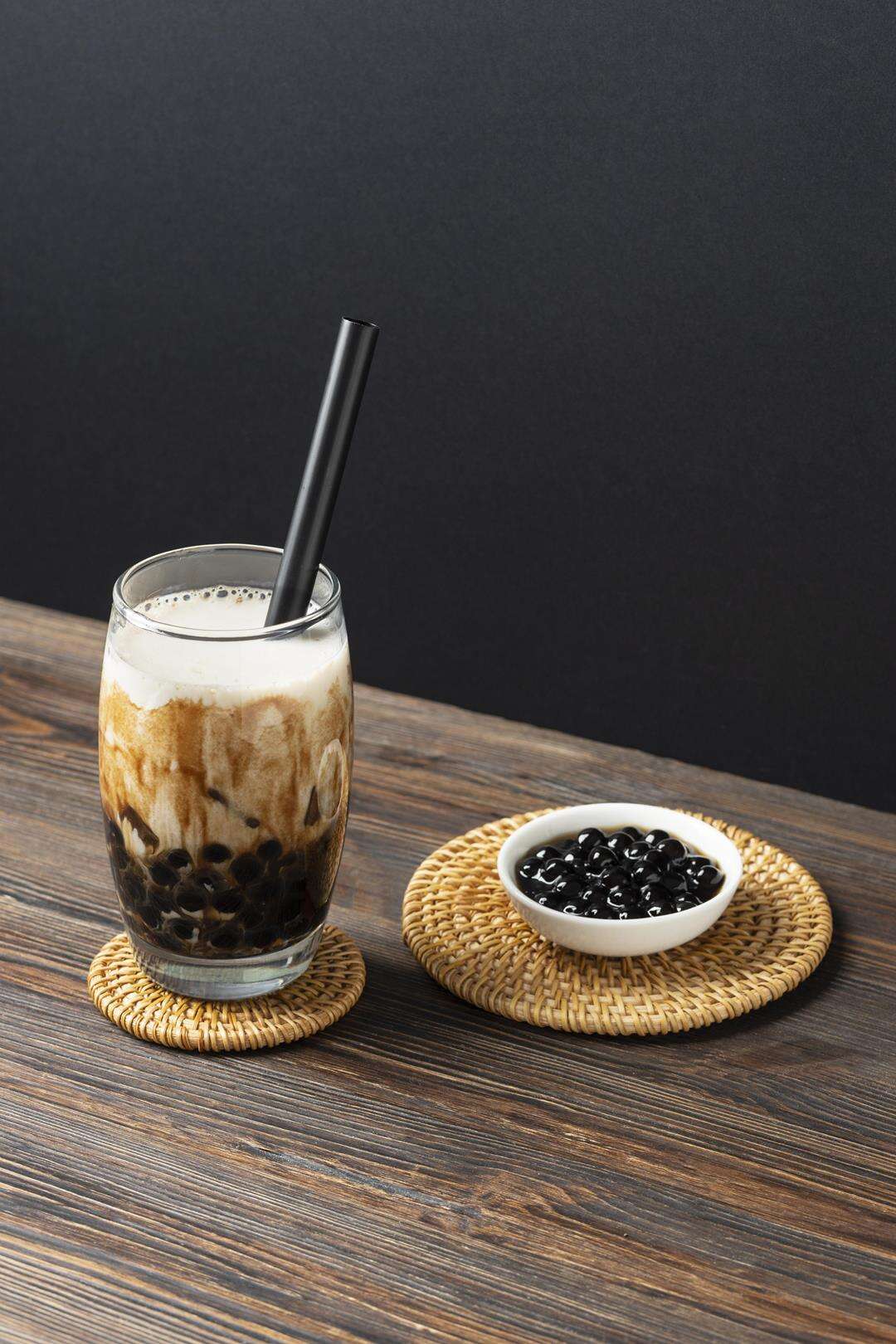 Tea Culture and Hand-Shaken Beverages