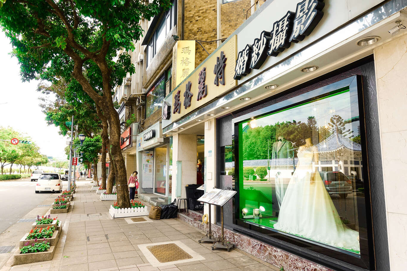 愛國東路婚紗街(照片由臺北市政府觀光傳播局提供)