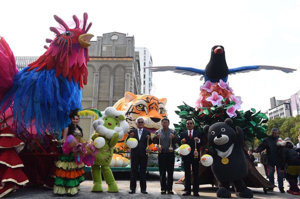 台北市将赠送共同代表两县市的台湾蓝鹊造型花车到云林展出