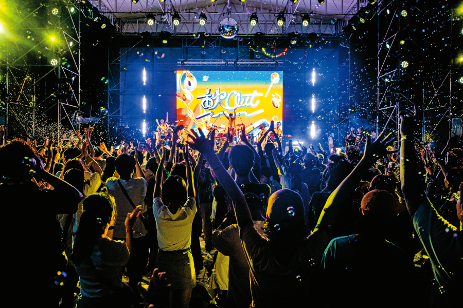 2@台北自来水事业处-「秋OUT音乐节」今年首创75分钟压轴演出，为活动掀起高潮。