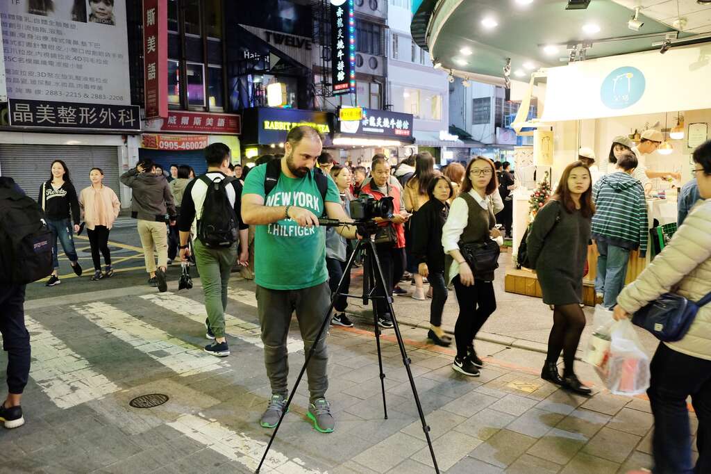 KIZBAZ希望藉由他眼下的镜头，将台北的城市张力传递给全世界。（图／台北市政府观光传播局提供）