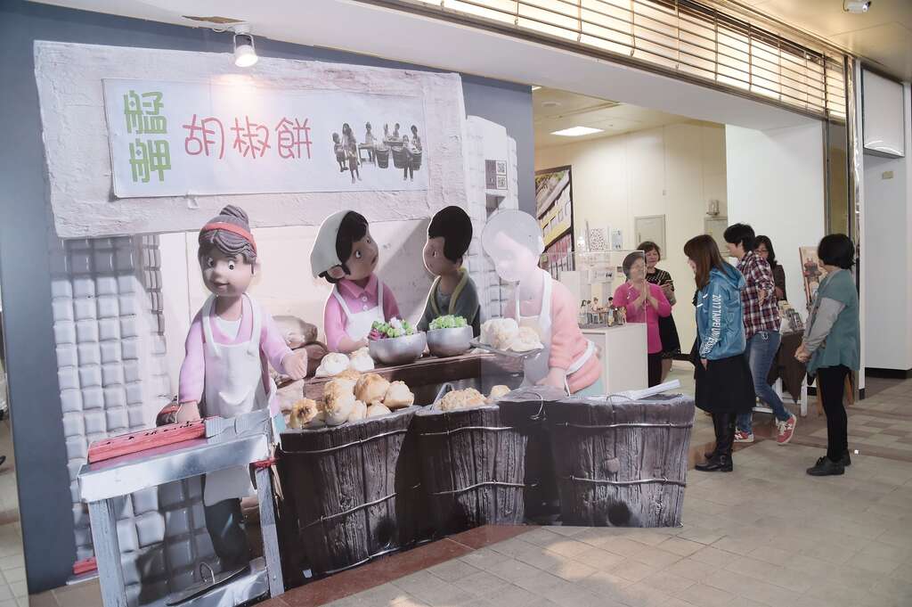老旧社区再生计画的推动下，龙山寺地下街B2商场成功变身成为具有特色的文创空间。（刘佳雯摄）