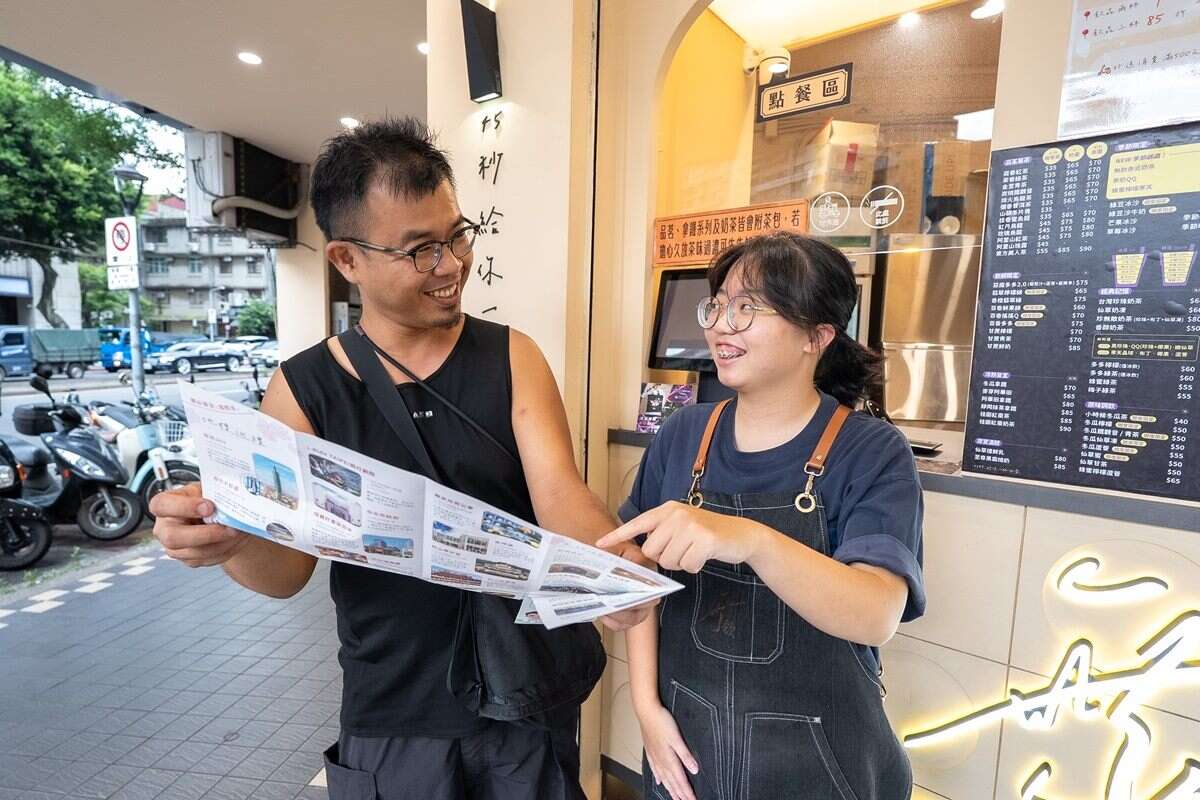 无饮永春店借问站主打现萃的手作饮品店，为前往信义区观光旅客提供旅游服务（图片来源：台北市政府观光传播局）