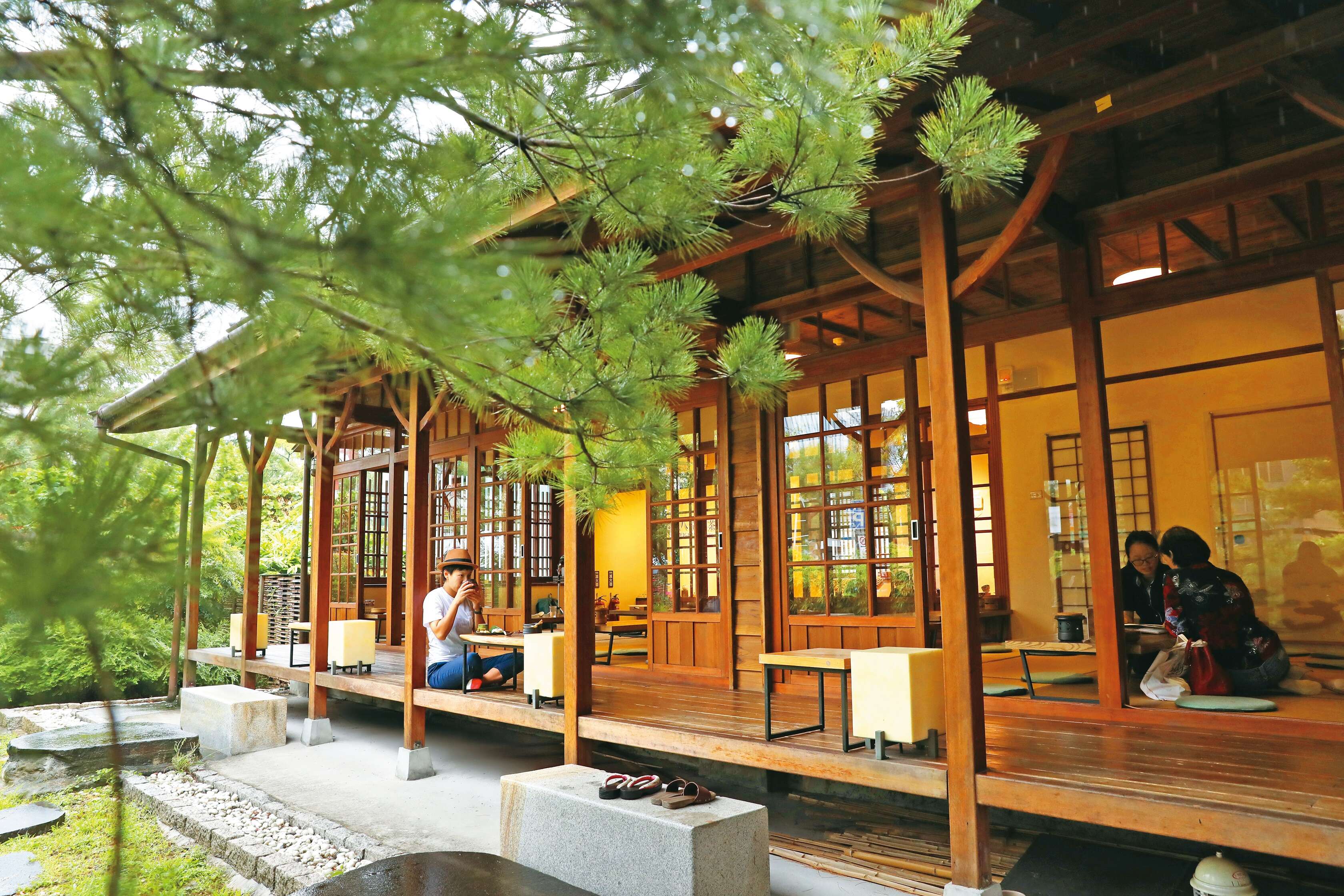 P14-17老屋活化-4 「八拾捌茶轮番所」让民众品饮台湾茶的同时，也能感受日式老宅氛围。（摄影／何宗昇）