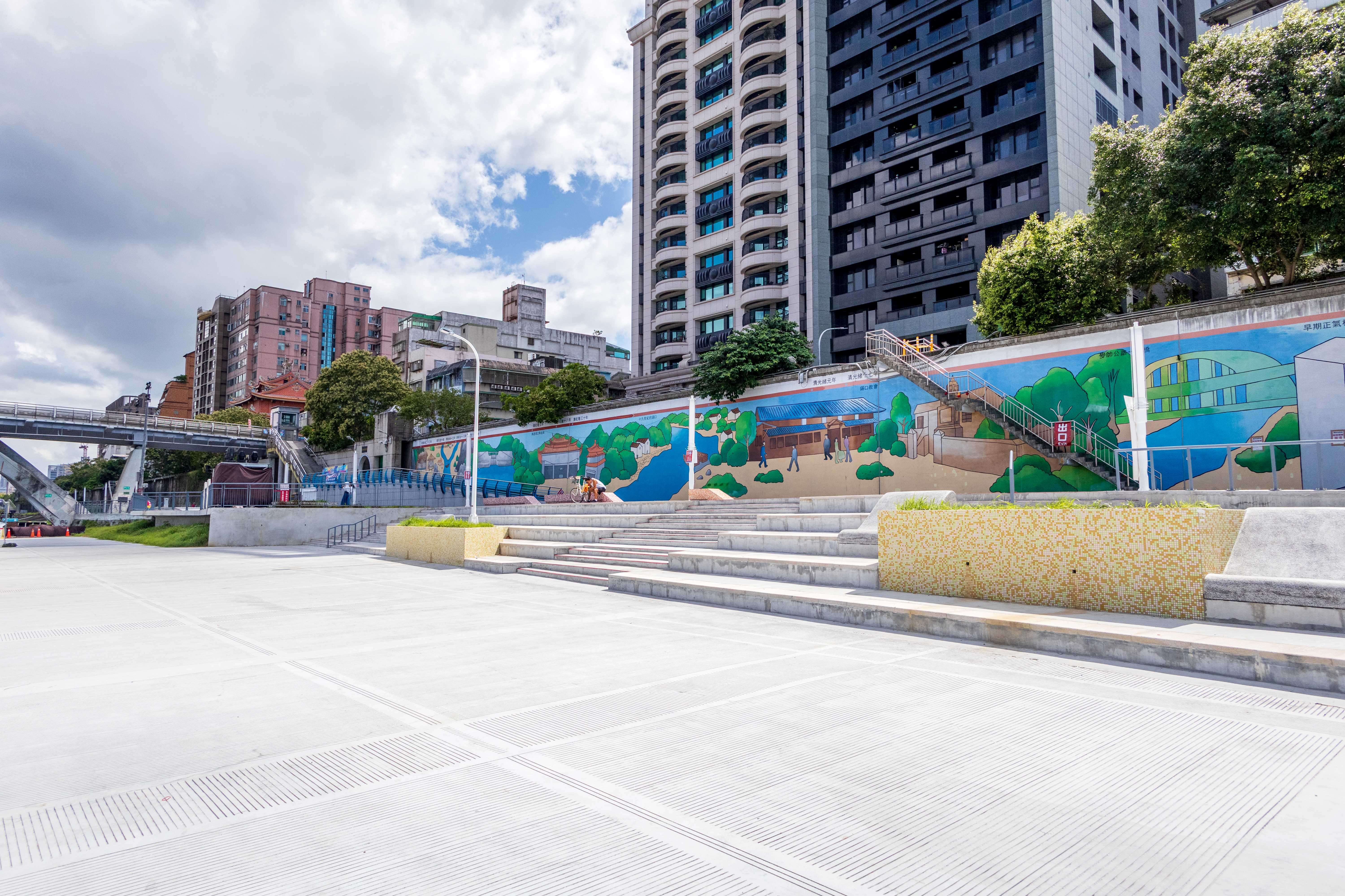 Upgrade completed at popular selfie destination in Taipei City Love at first sight with Xikou Wharf