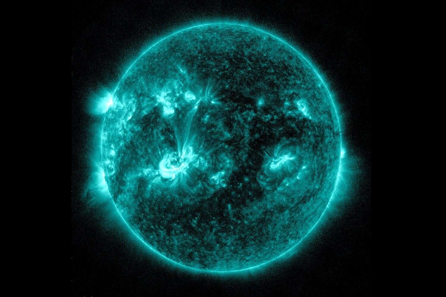 1月18日X1.9级太阳闪焰影像(NASA/SDO)（图片来源：台北市立天文科学教育馆）