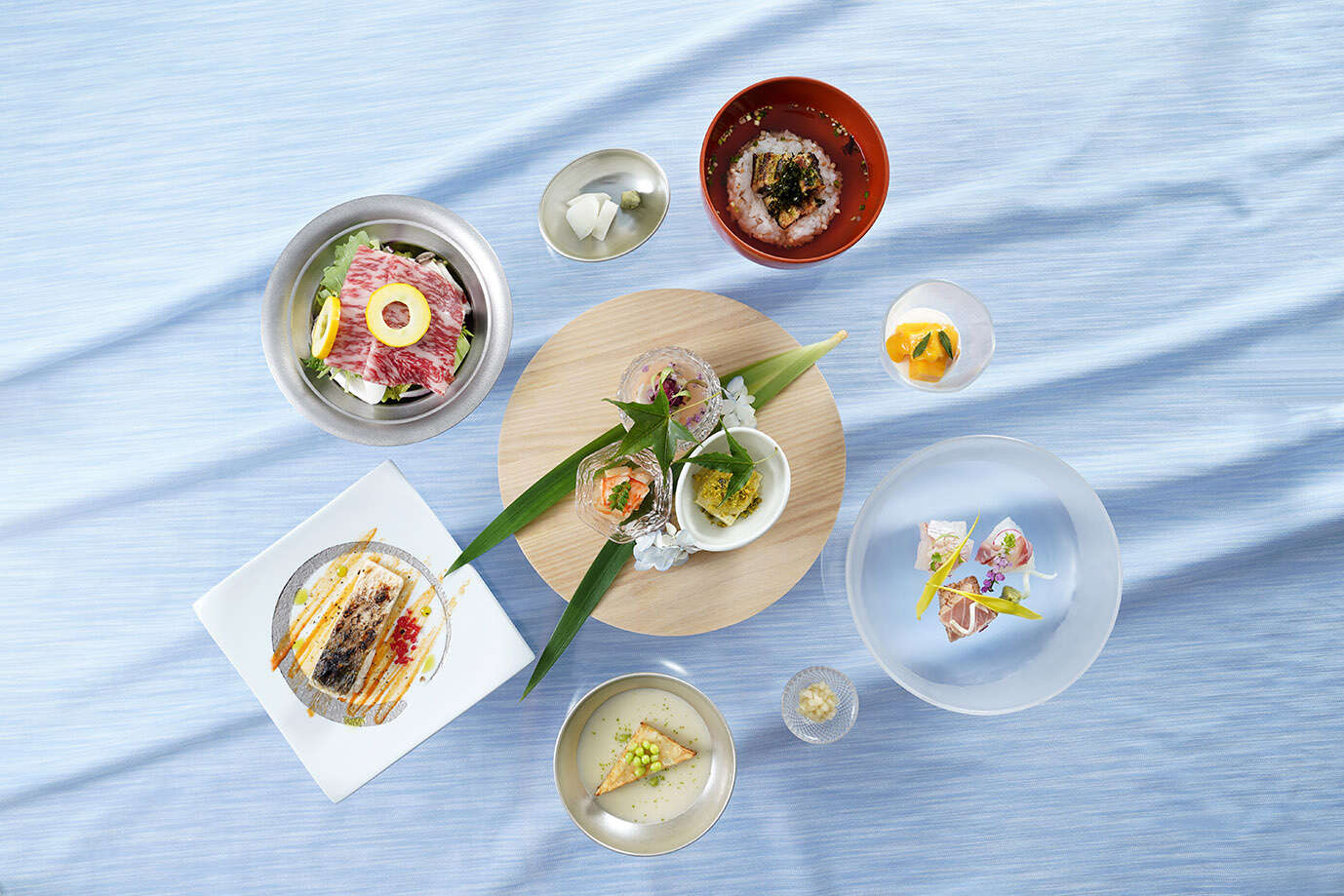图说：日胜生加贺屋天翔厅清夏会席料理（日胜生加贺屋国际温泉饭店提供）