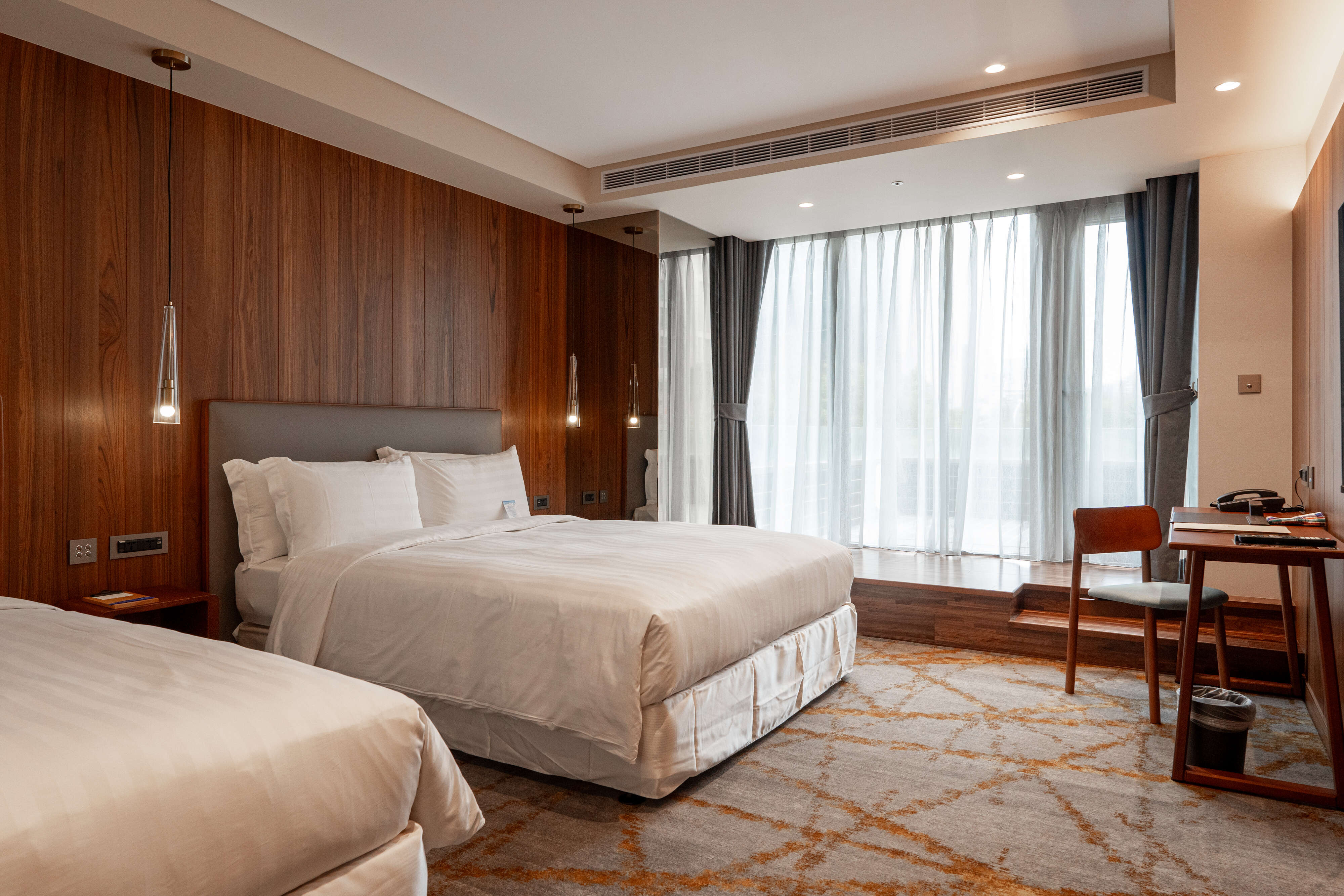 意宽精品旅馆Home Hotel全新豪华惊艳露台房25坪。（意宽精品旅馆提供）