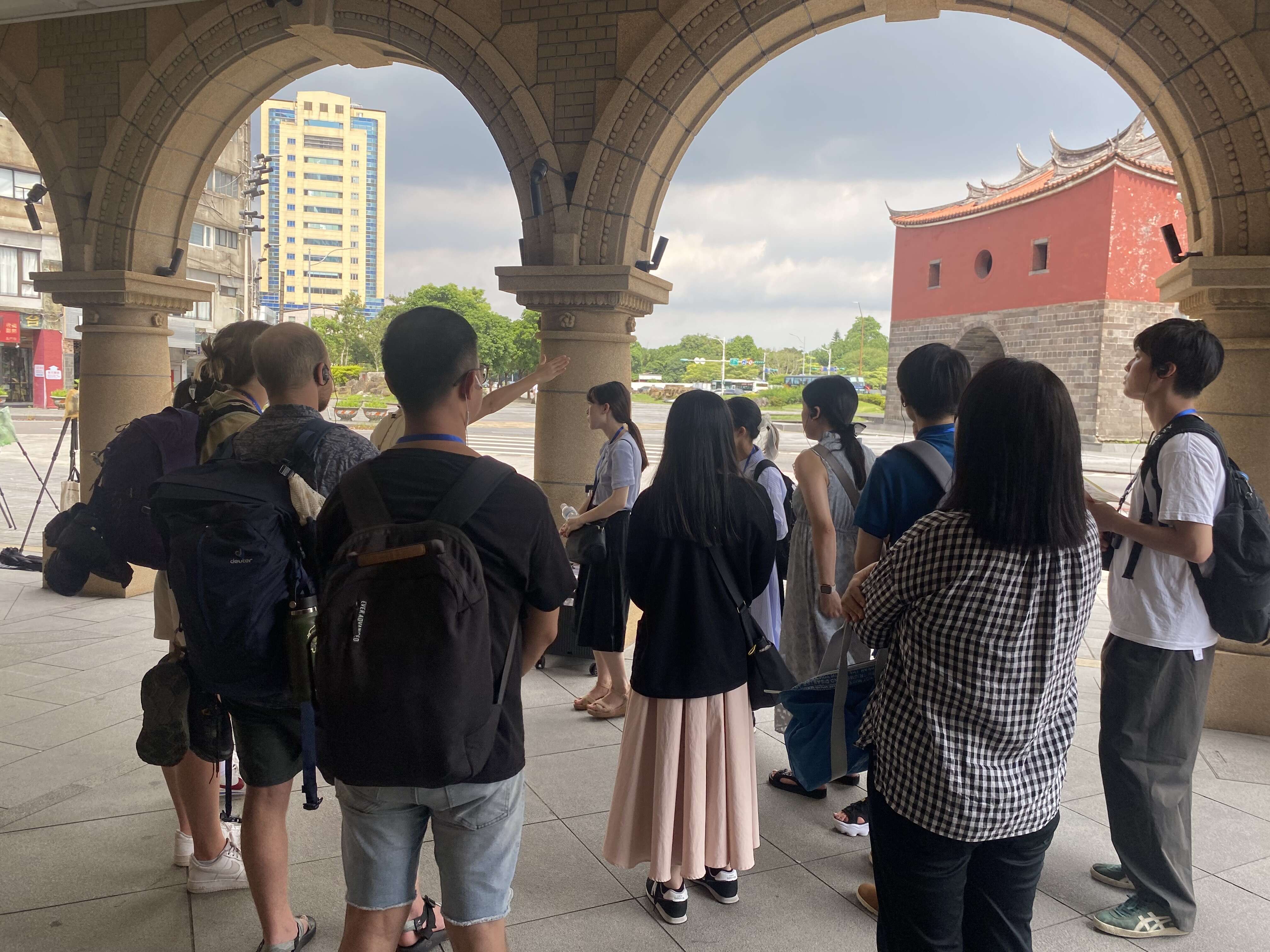Golden Age 老臺北風華漫遊導覽活動。(五月家青旅 北車館提供)