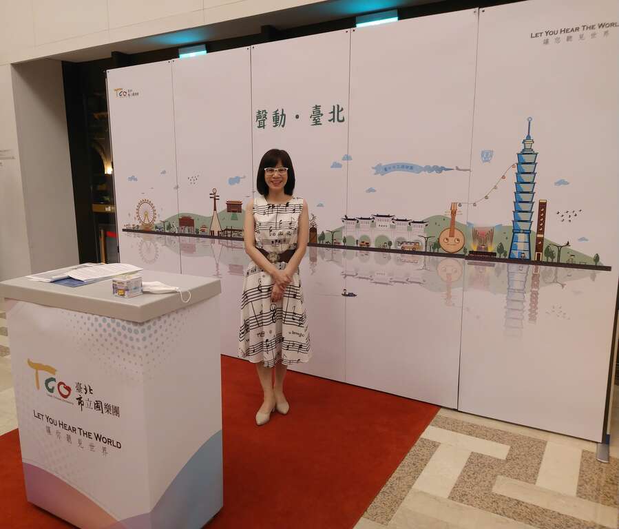 刘马利主持人以《丝竹漫游》节目，获颁2026 年纽约广播电视电影节大奖决赛入围证书。（图片来源：台北市政府观光传播局）