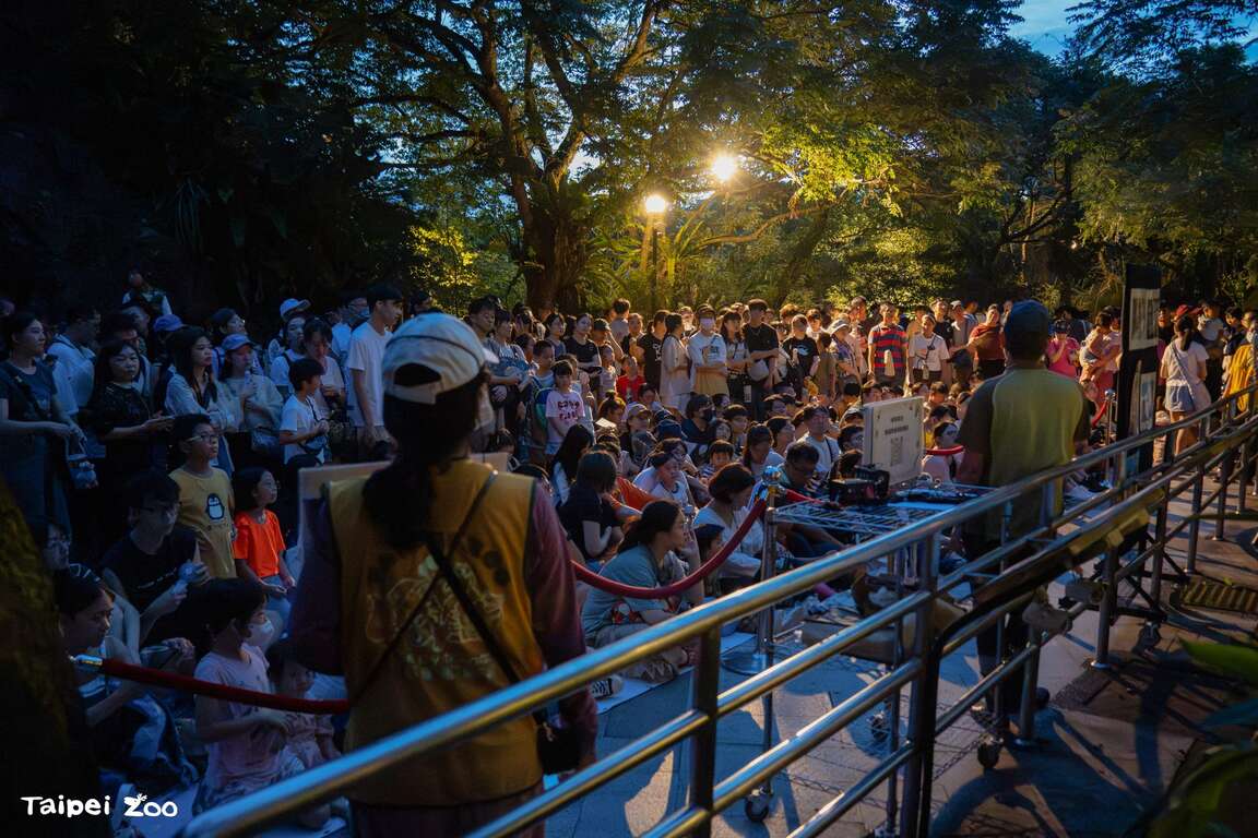 每年動物園夜間開放的動物保母講古總是萬人空巷的盛況。(攝於2025年)（圖片來源：臺北市立動物園）