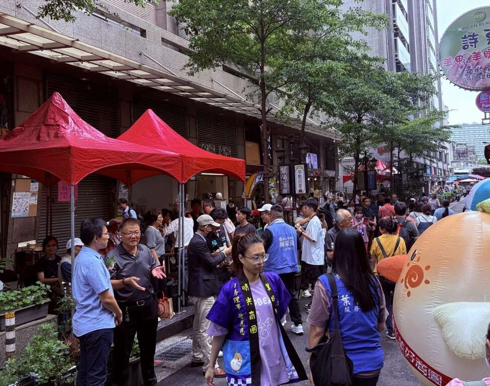 与会贵宾络绎不绝，共襄盛举见证重要时刻。（图片来源：台北市商业处）