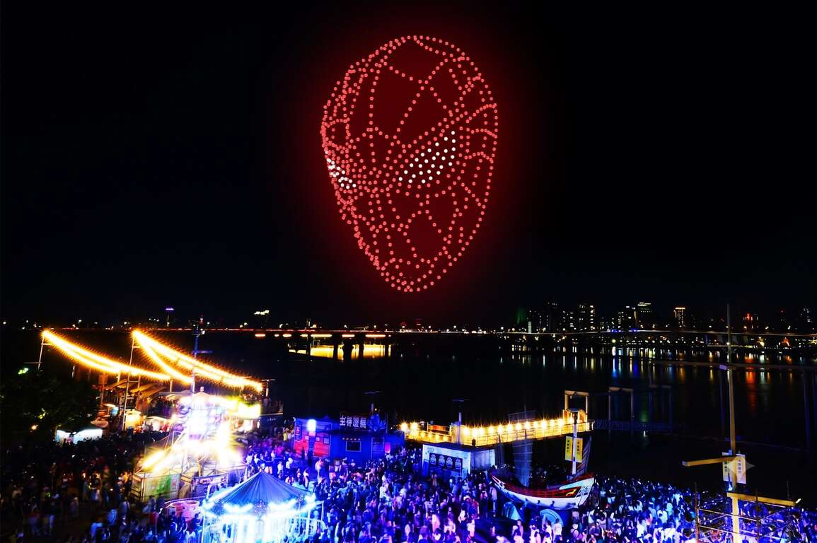 國際超人氣巨星「蜘蛛人」將融合臺北城市特色，為大稻埕夜空帶來前所未有的視覺震撼（圖為示意圖）（圖片來源：臺北市政府觀光傳播局）