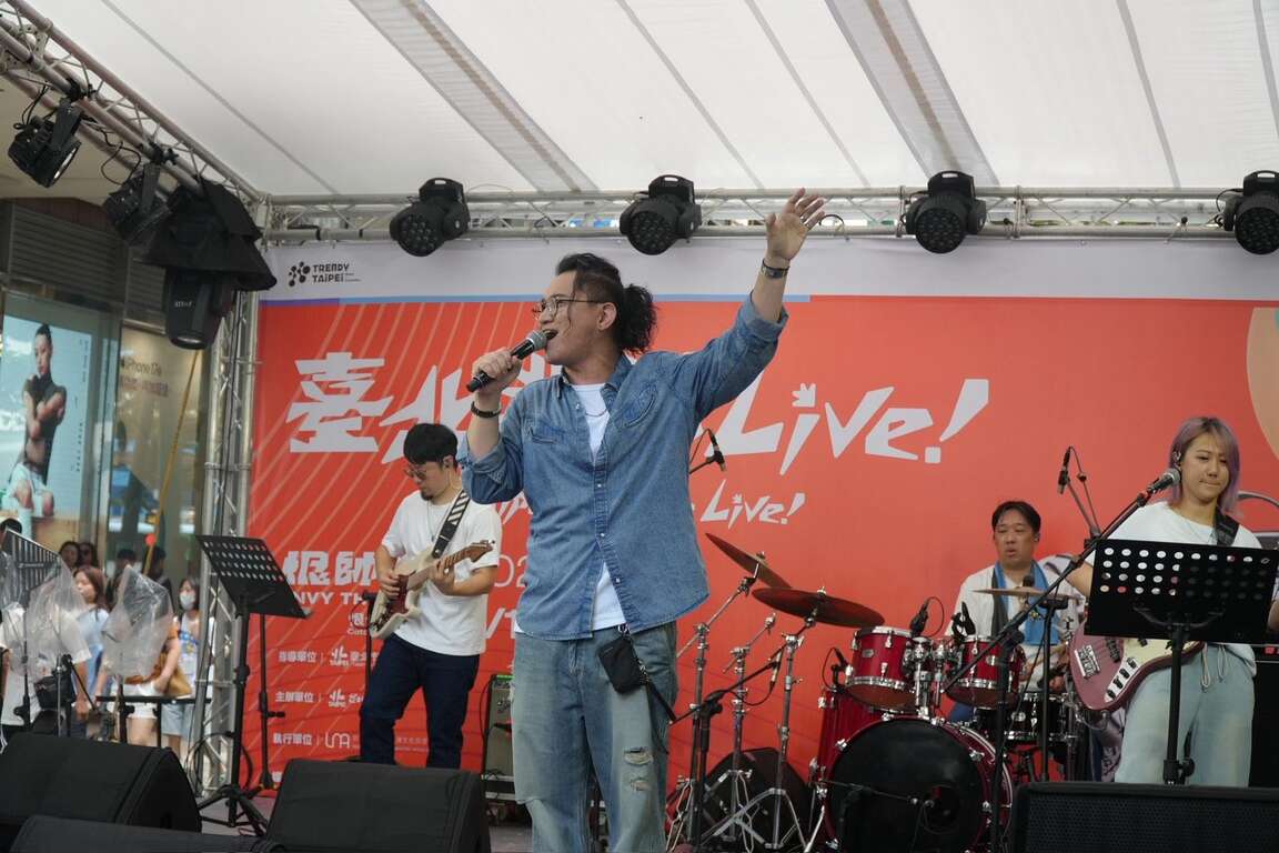 7月18日由卓義峯擔任開幕演出（圖片來源：臺北市政府文化局）