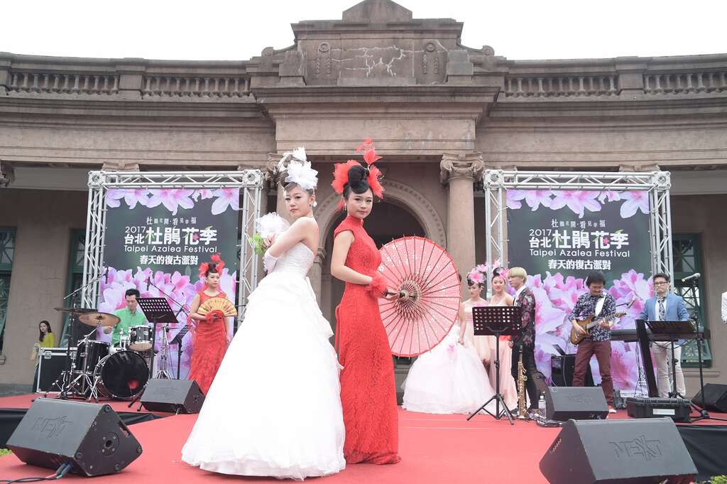 多样复古婚纱与花争艳