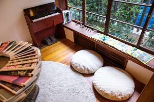 A Utopia for Bibliophiles<br> Reading in Old Houses
