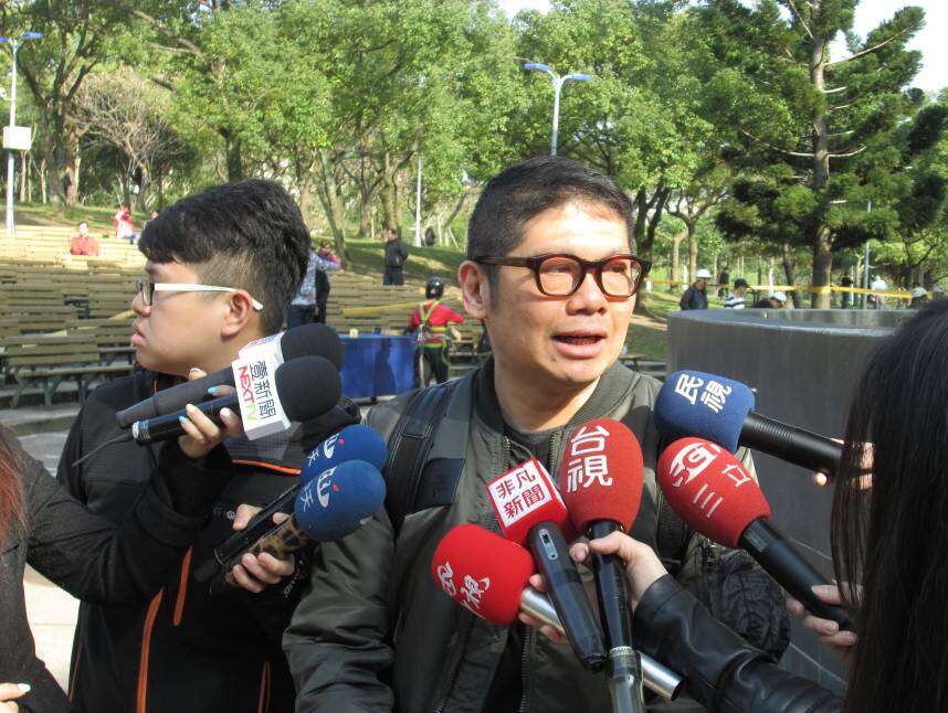 (圖1)相信公司表示今日會對大安森林公園音樂台座椅區清場