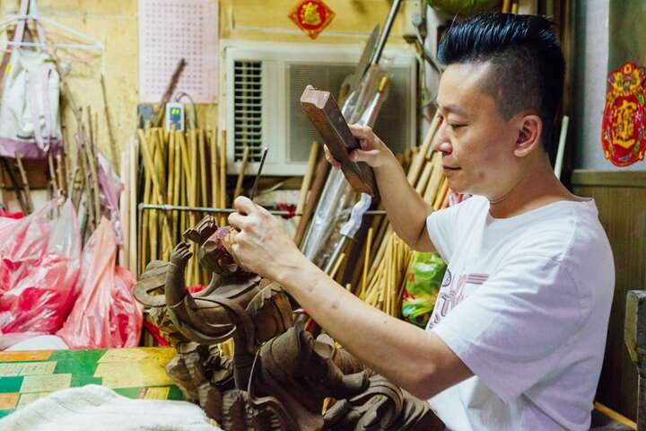 TAIPEI WINTER 2016 Vol.06 Visits With Master Craftspersons Down Quiet Lanes: Using Stories to Awaken a City’s Memory