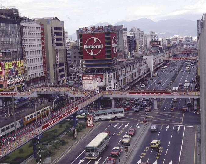 TAIPEI 秋季号 2016 Vol.05　直木賞作家・東山彰良： 台北——僕の原風景