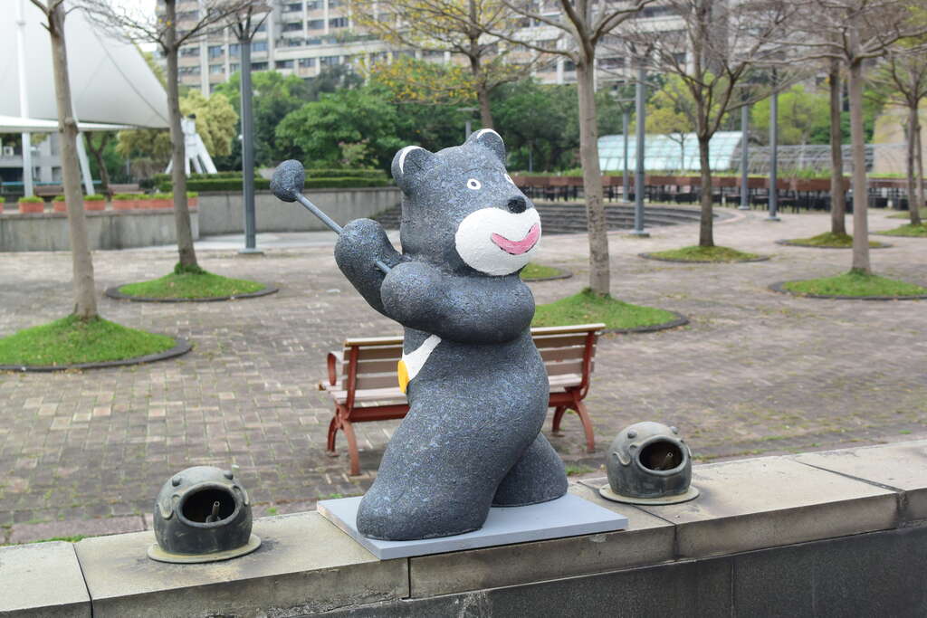 圖7. 高爾夫熊讚