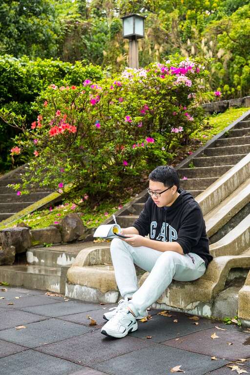 台北画刊106年4月第591期—走进烟雾缭绕的女巫故乡