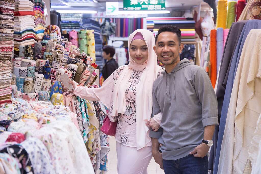 Hafiz夫婦走訪大稻埕及永樂市場，表示台北街頭乾淨又漂亮、民眾友善又熱情