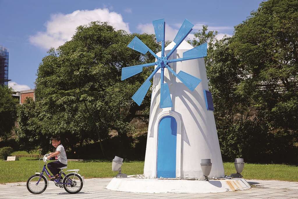 台北畫刊106年6月第593期—悠遊河濱公園　愜意享受美好時光