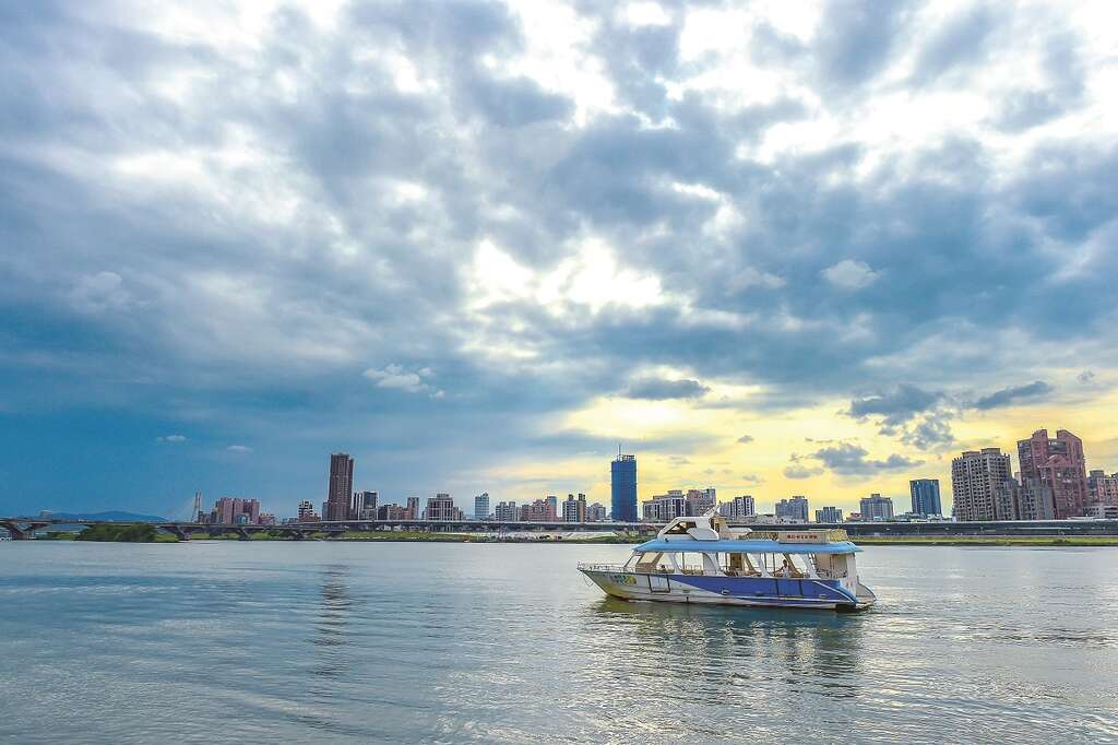 台北畫刊106年6月第593期—悠遊河濱公園　愜意享受美好時光