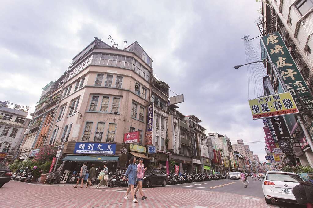 台北画刊106年6月第593期—梦想与经济的起飞航道　台北後火车站　翻转人生的起点