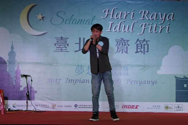 Topan_Nugraha带来经典印尼歌曲引起现场共鸣，获得比赛第三名