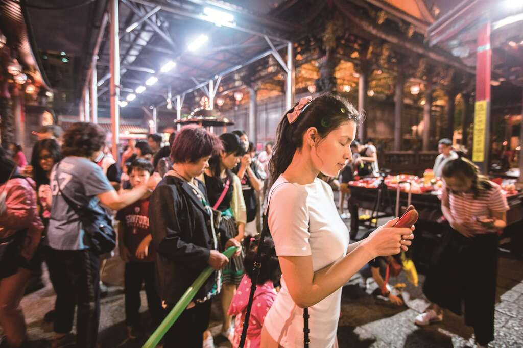 台北畫刊106年6月第593期—主動出擊追幸福　參拜月老攻略大公開
