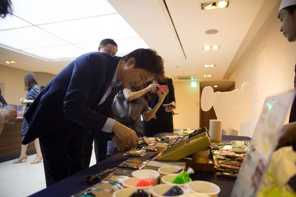 大邱市副市长柳俊夏现场体验台湾饼手工彩绘