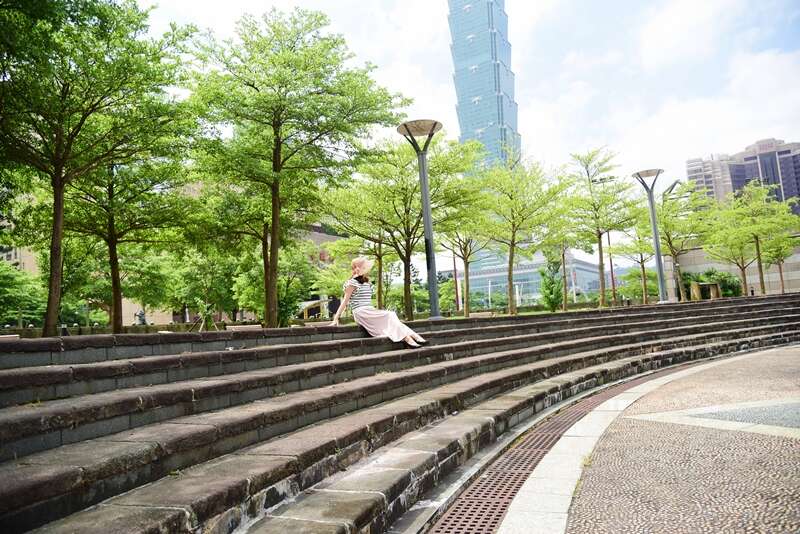 这里拍照太美了！香堤大道小叶榄仁与你午後邂逅