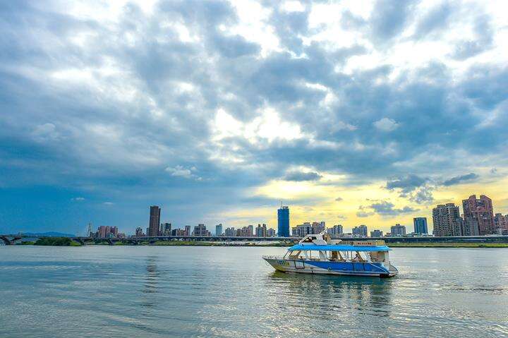 TAIPEI SUMMER 2017 Vol.08 Fun by the River! Treat Yourself at Taipei’s Riverside Park