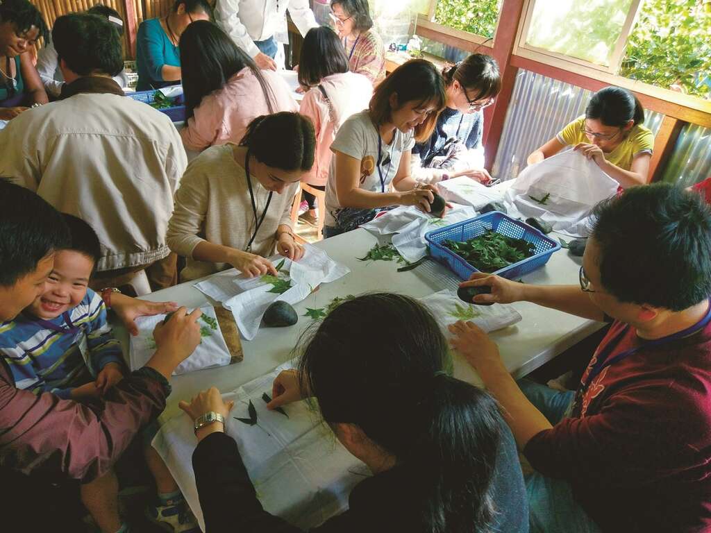 福田园休闲农场推出多样化的DIY 课程，让大小朋友都可以在此享受悠闲的时光。（图／福田园休闲农场提供）