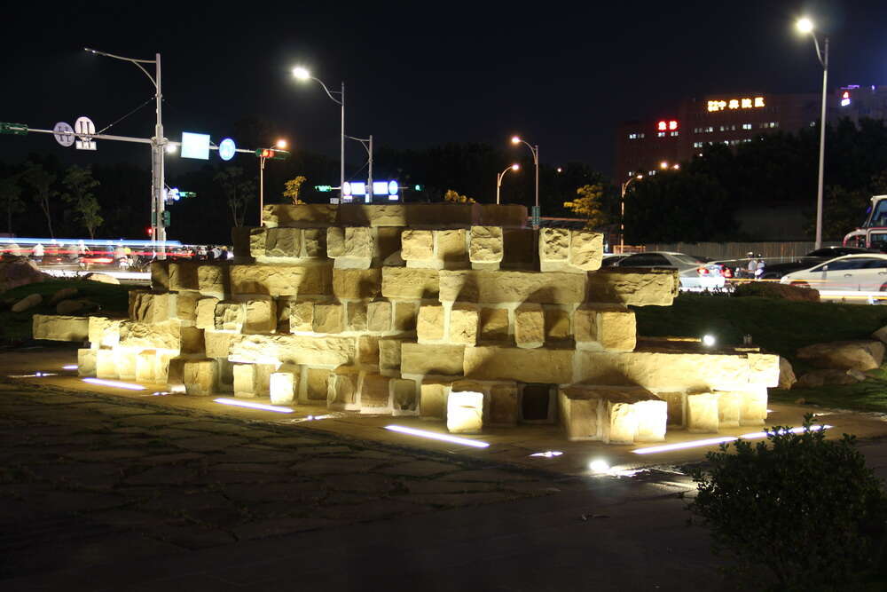 照片21.城墙基础意象夜景