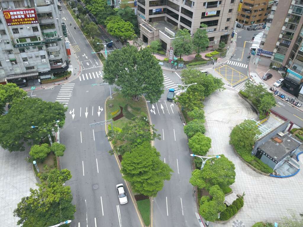 圖3.中山北路七段的世大運宣傳標誌