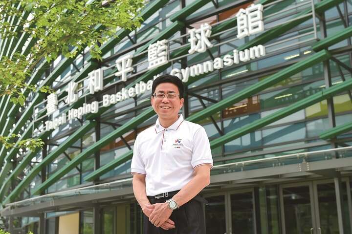 薛春明氏は、職員全員の努力がユニバ会場の施工品質に対する各国代表の高い評価につながったと感謝を述べました。（写真／黄建彬）