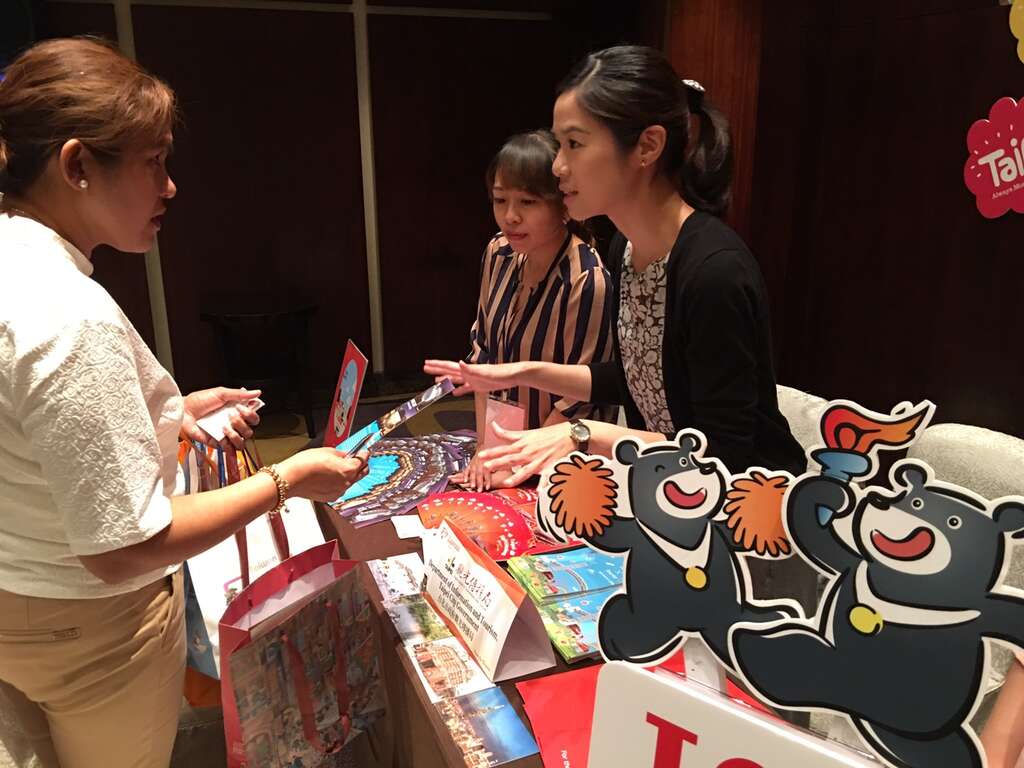 台北市观光传播局首度前进菲律宾参加观光推广会,介绍台北的观光资源。