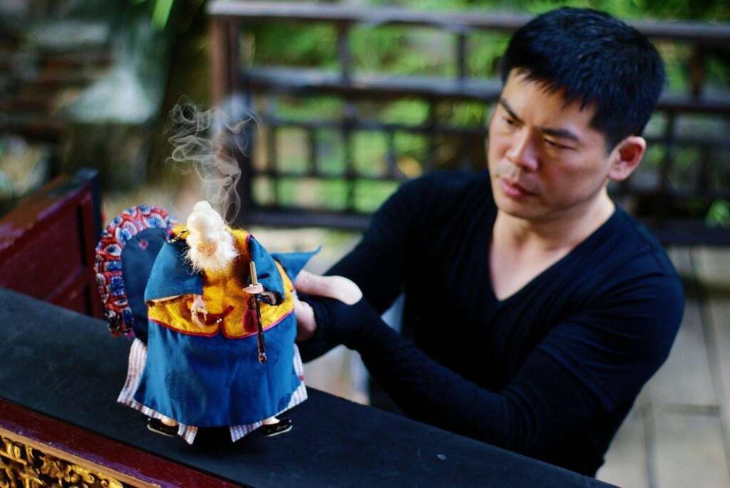 布袋戏刻偶师赖泳廷