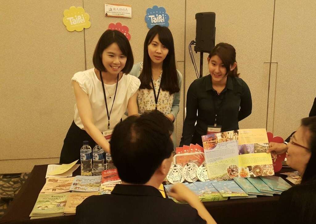 丰富的台北旅游资讯吸引印尼当地旅游业者洽询。