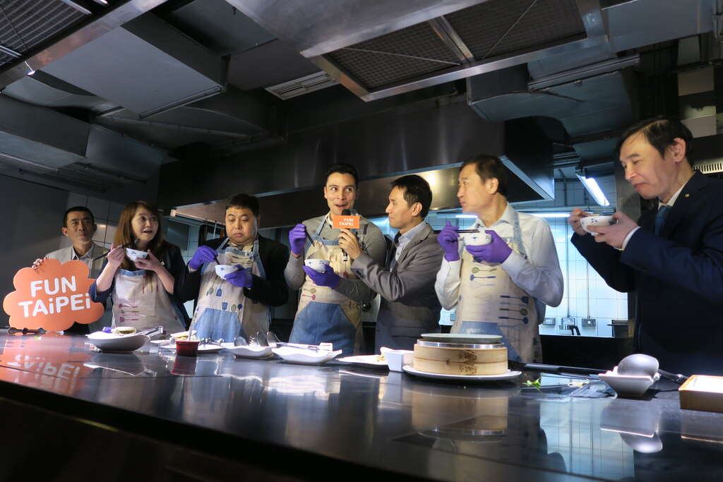 菲律宾免签开跑 北市端出「天菜」迎「宾」