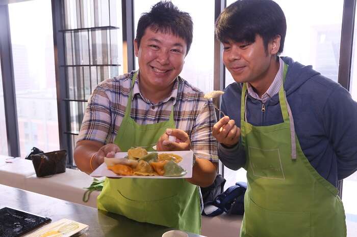 泰国媒体团挑战包水饺