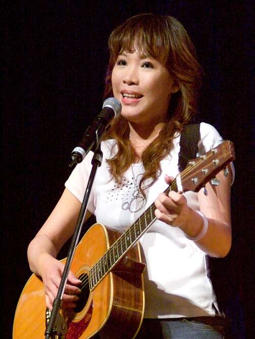 曾获金韵奖冠军的歌手王海玲，将带民众重返清新自然的民歌时期。