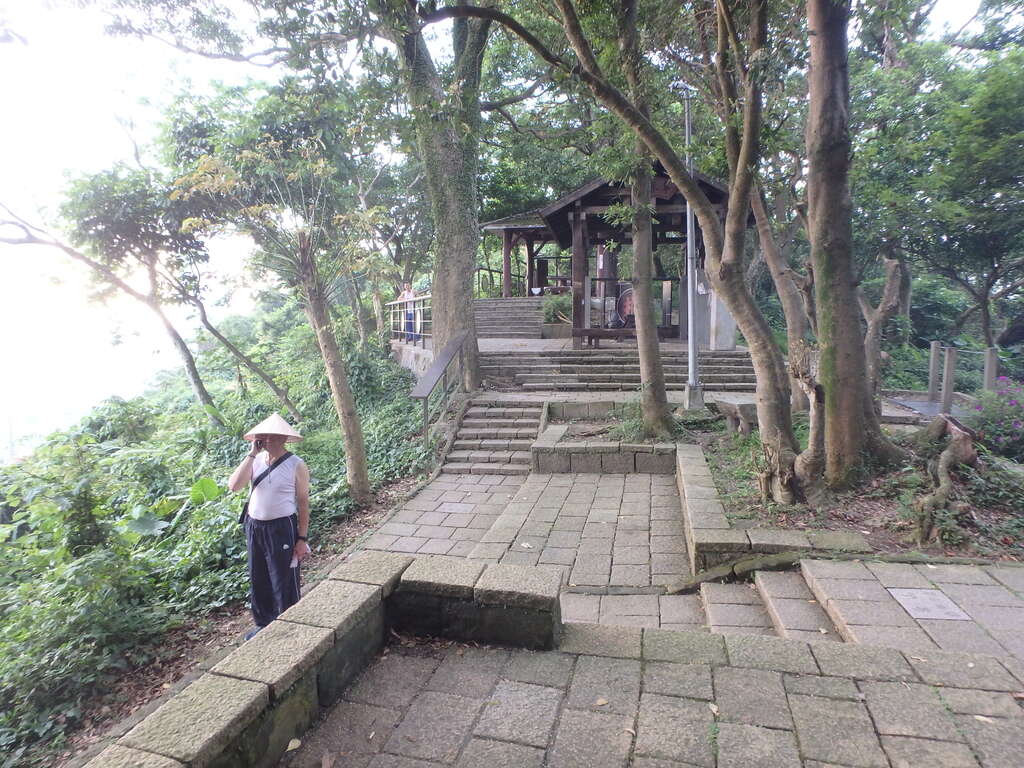 宽广的永春亭常是登山社团休憩的据点。