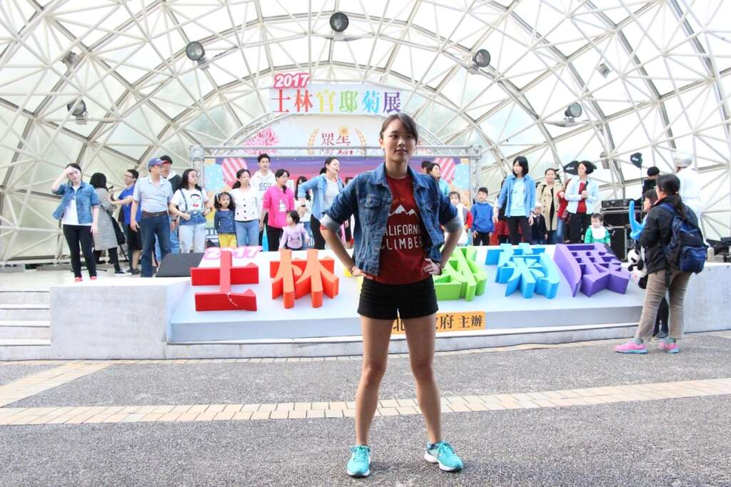 图6. 12月3日东吴大学社团表演邀请现场民众一起动起来